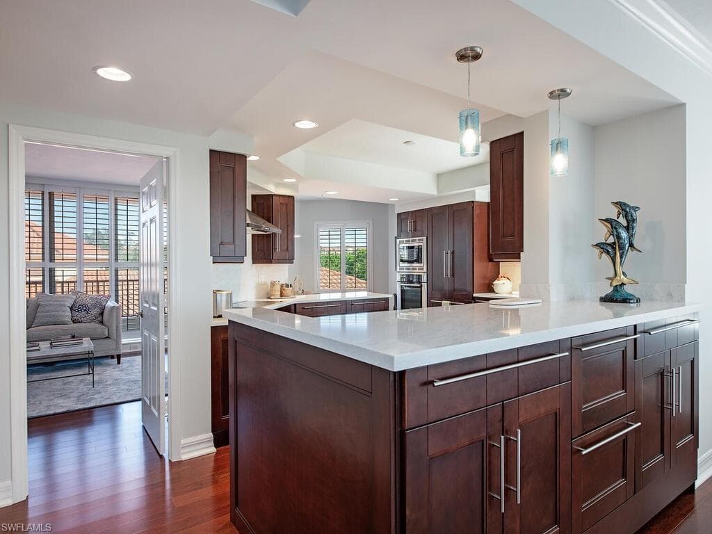 7425 Pelican Bay Blvd 301, Naples, FL 34108-8