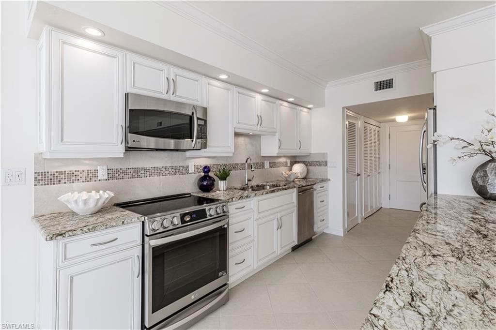 3401 Gulf Shore Blvd N 205, Naples, FL 34103-9