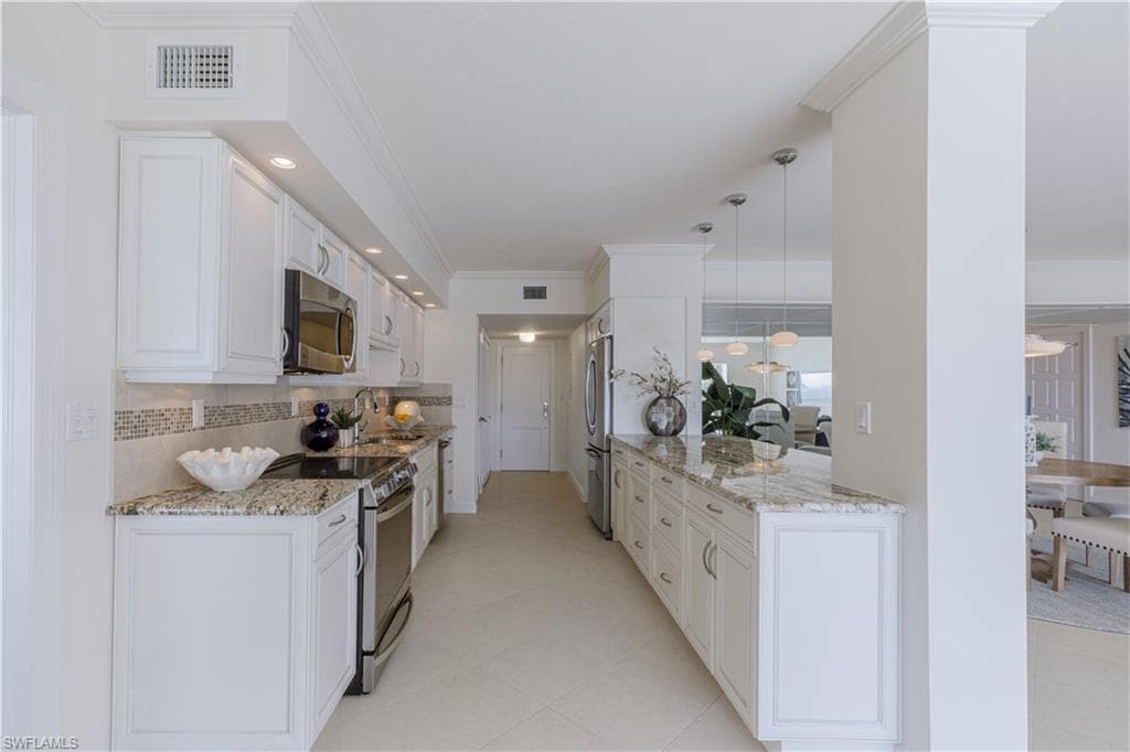 3401 Gulf Shore Blvd N 205, Naples, FL 34103-10
