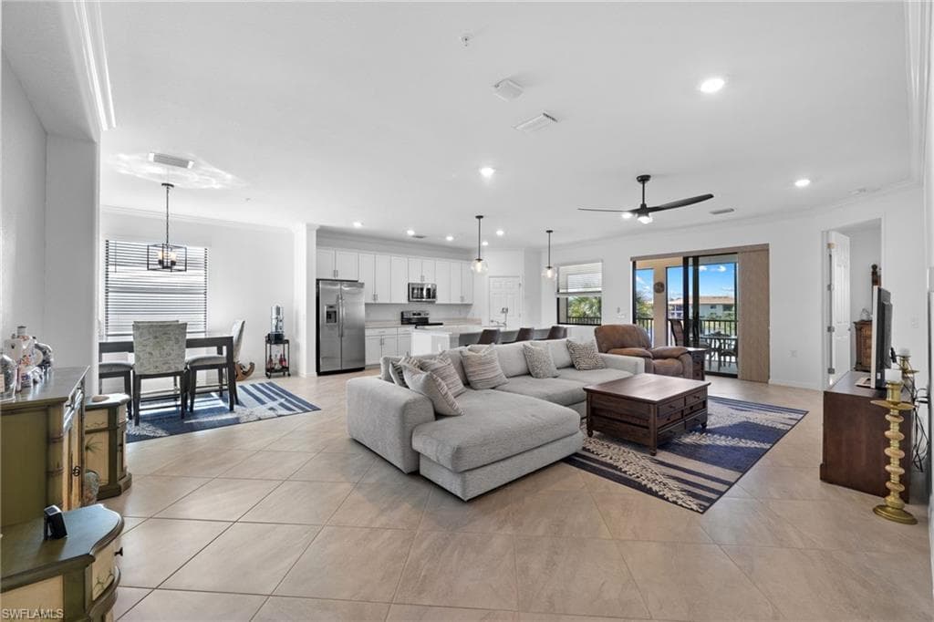 2375 Montserrat Ln 201, Naples, FL 34120-12