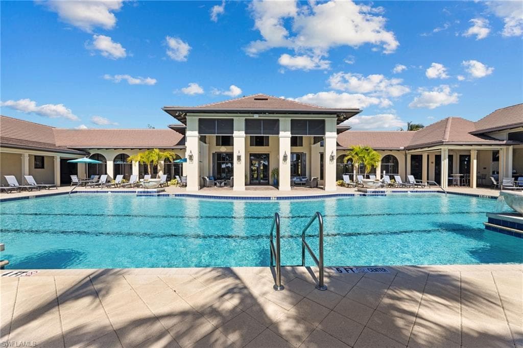 2375 Montserrat Ln 201, Naples, FL 34120-34
