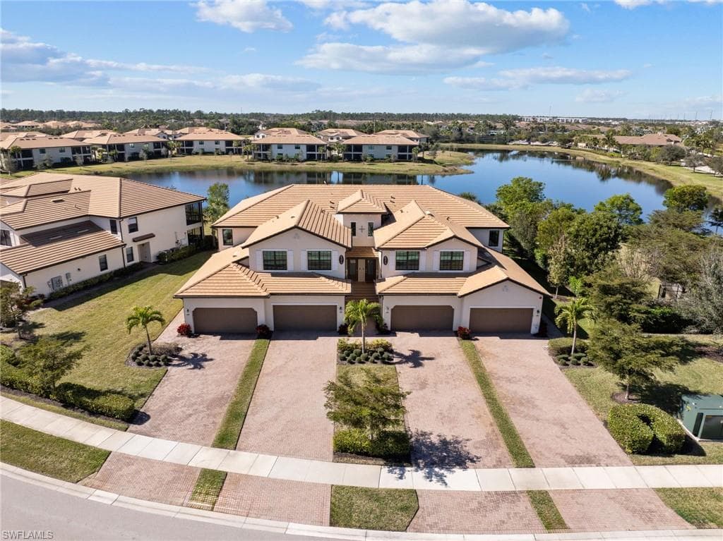 2375 Montserrat Ln 201, Naples, FL 34120-44