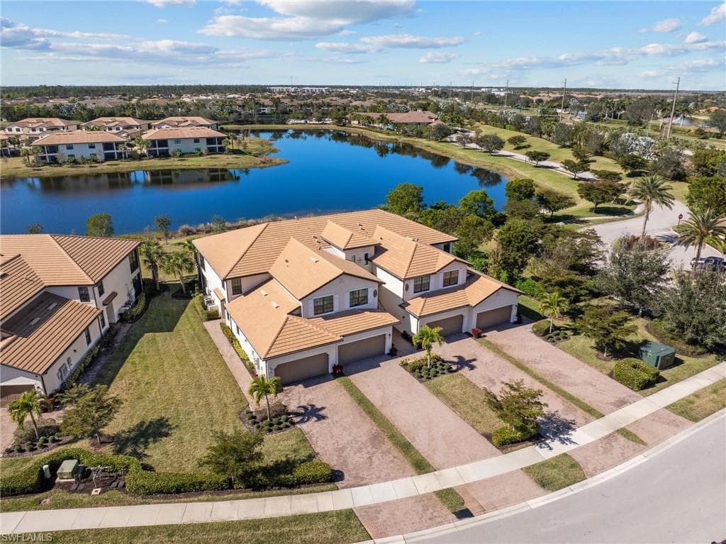 2375 Montserrat Ln 201, Naples, FL 34120-46