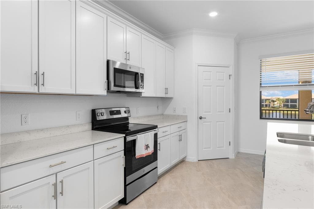 2375 Montserrat Ln 201, Naples, FL 34120-5