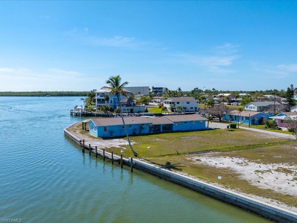 108 East Ct, Goodland, FL 34140-12