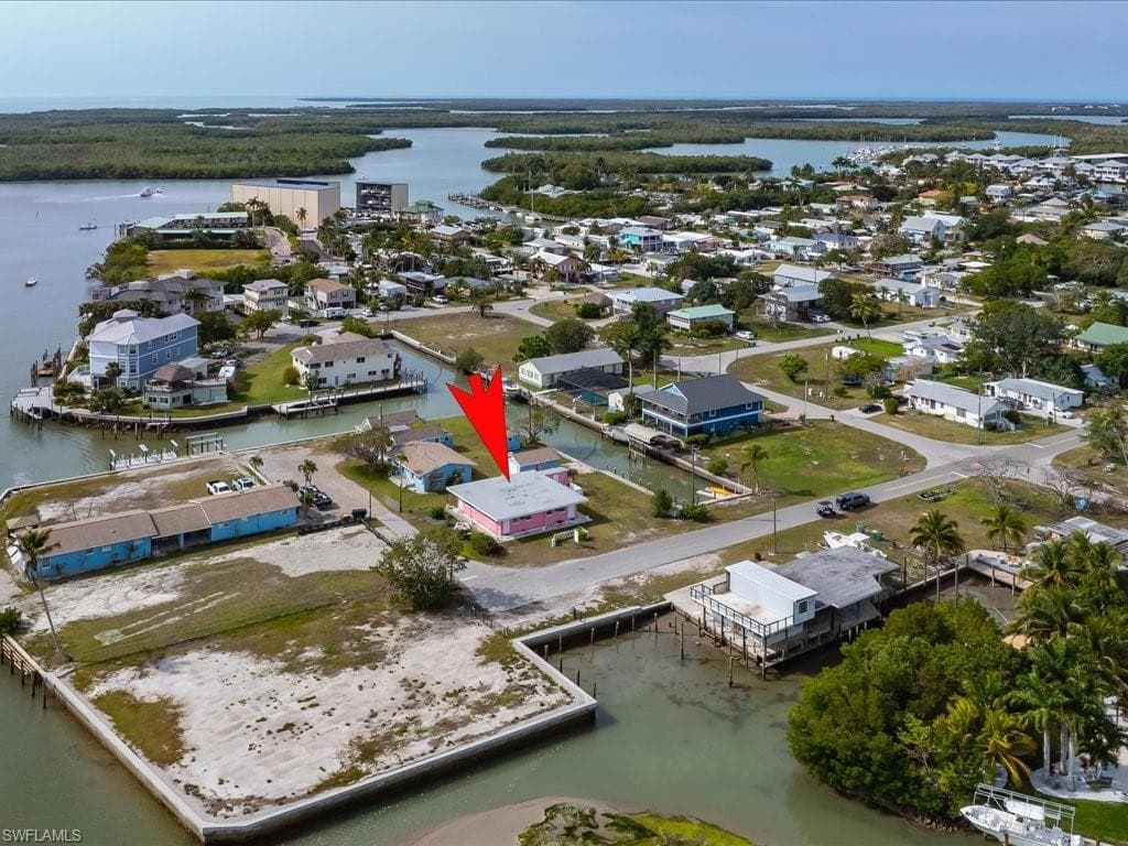 107 East Ave, Goodland, FL 34140-4