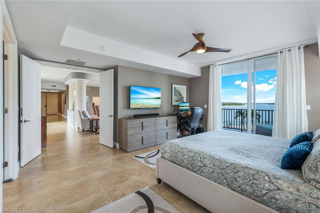 700 La Peninsula Blvd 206, Naples, FL 34113-19