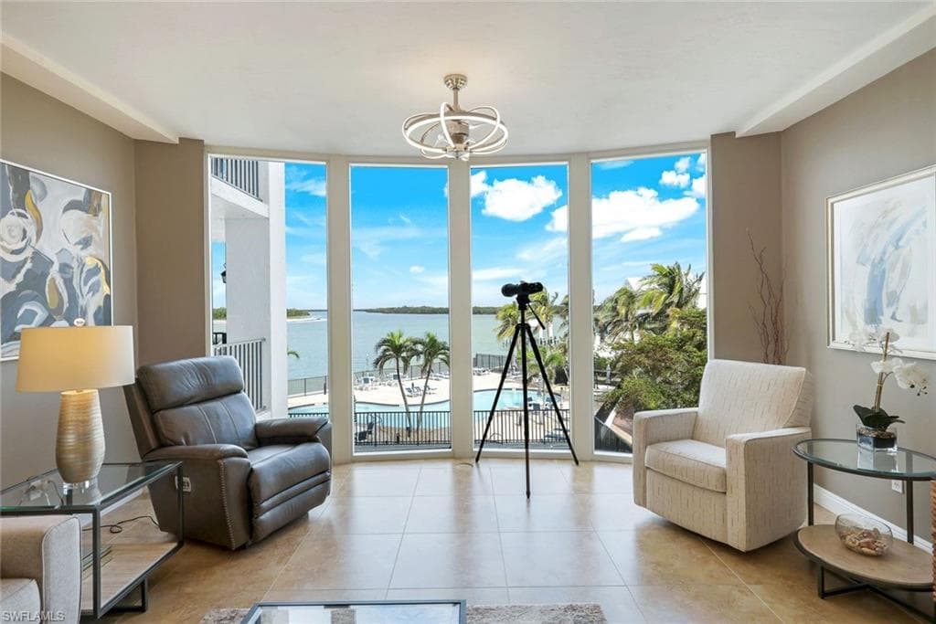 700 La Peninsula Blvd 206, Naples, FL 34113-31