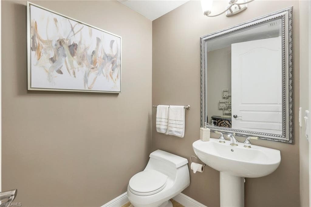 700 La Peninsula Blvd 206, Naples, FL 34113-32
