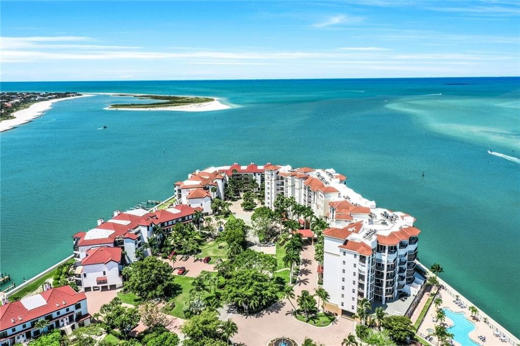 700 La Peninsula Blvd 206, Naples, FL 34113-47