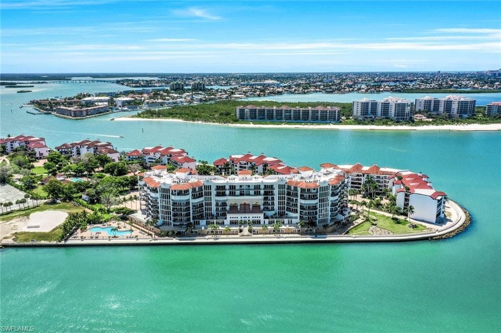 700 La Peninsula Blvd 206, Naples, FL 34113-49