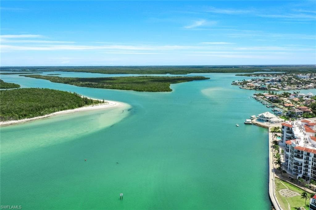 700 La Peninsula Blvd 206, Naples, FL 34113-50