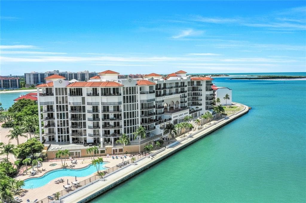 700 La Peninsula Blvd 206, Naples, FL 34113-51
