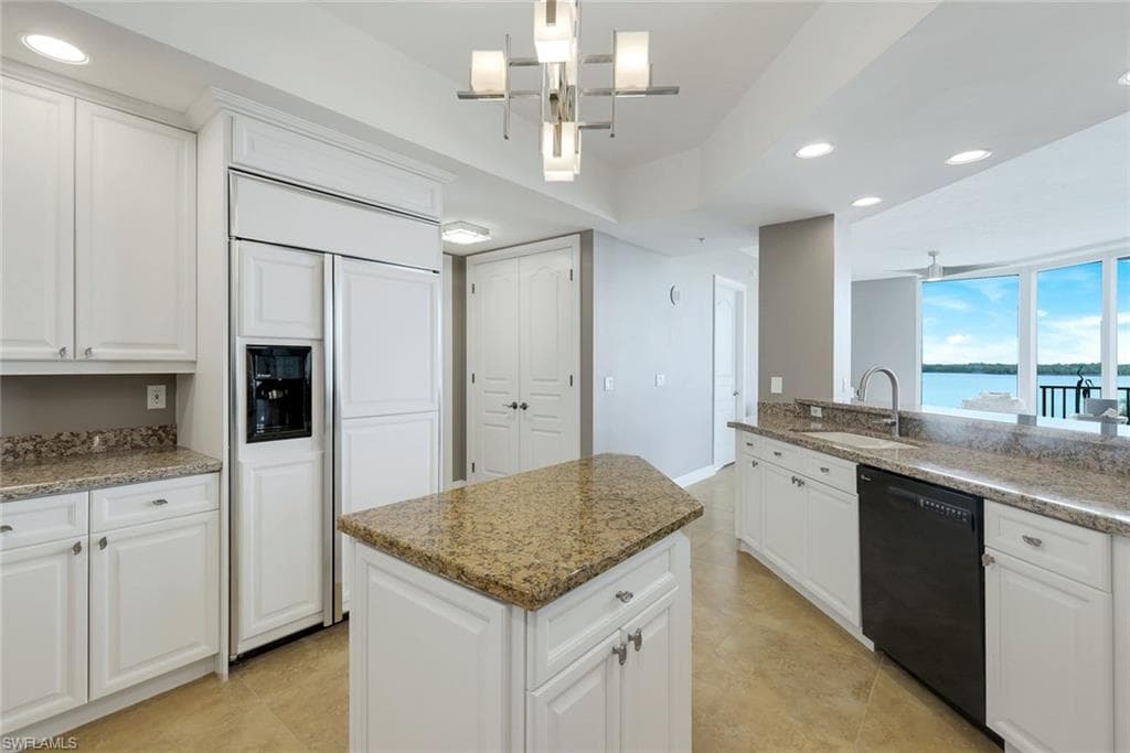 700 La Peninsula Blvd 206, Naples, FL 34113-7