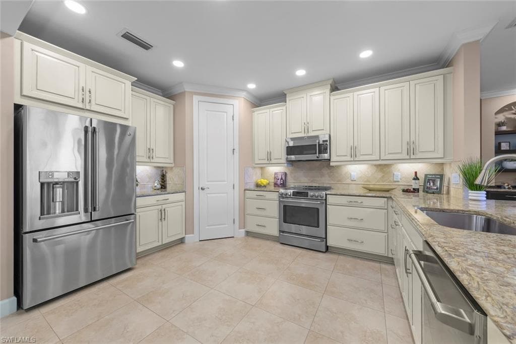 8773 Bellano Ct 102, Naples, FL 34119-4