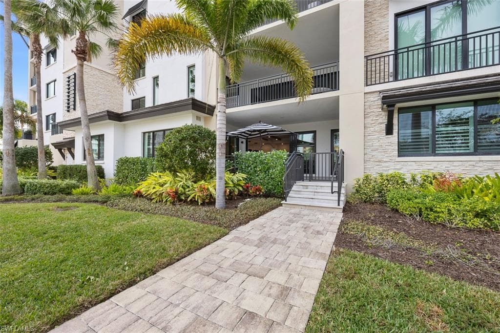 1130 3rd Ave S 115, Naples, FL 34102-4