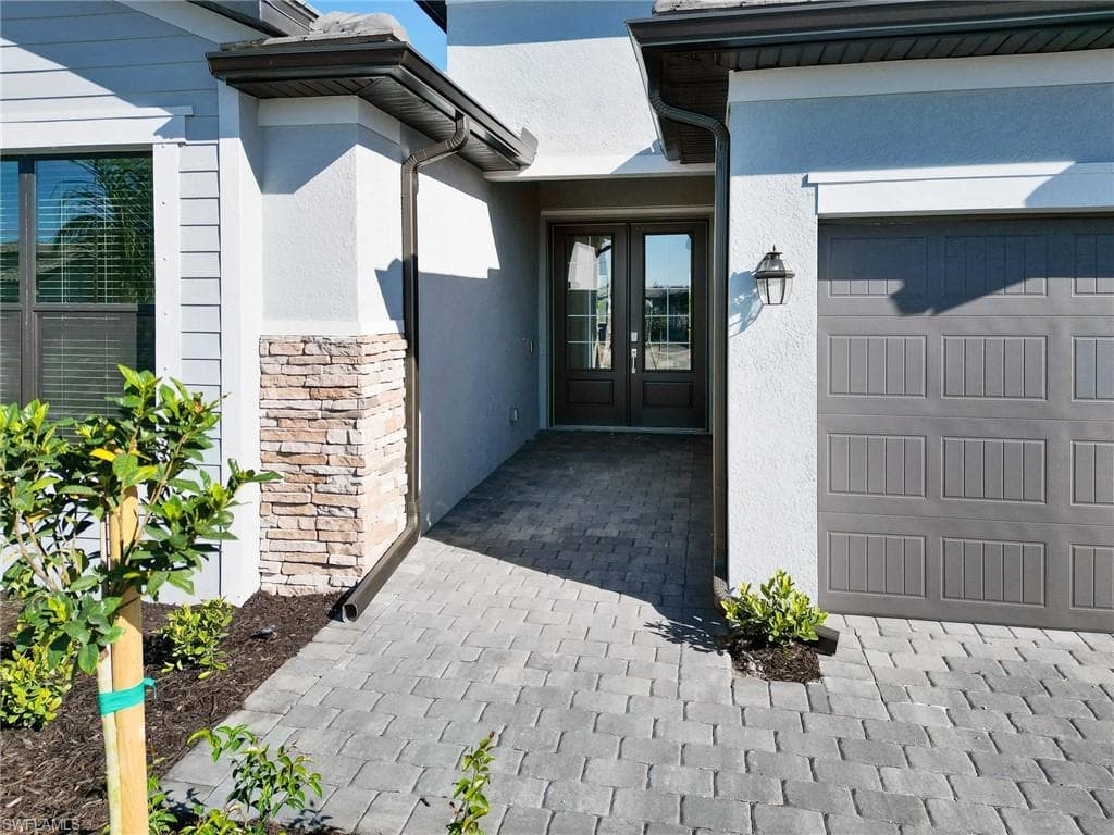 1779 Hagen Ct, Naples, FL 34120-5