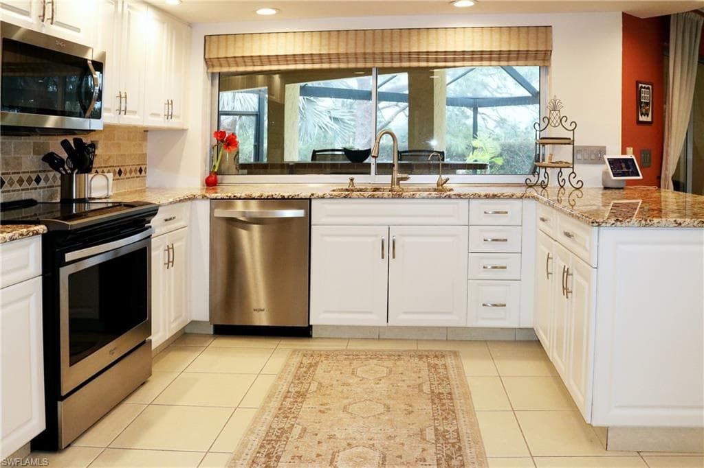232 Cypress Way W, Naples, FL 34110-9