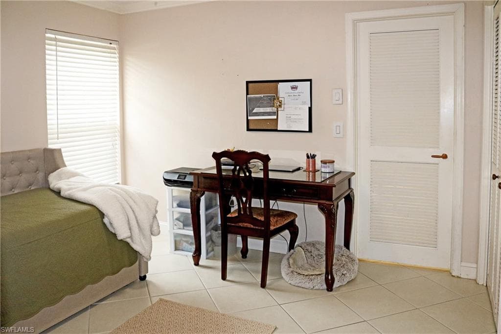 232 Cypress Way W, Naples, FL 34110-16