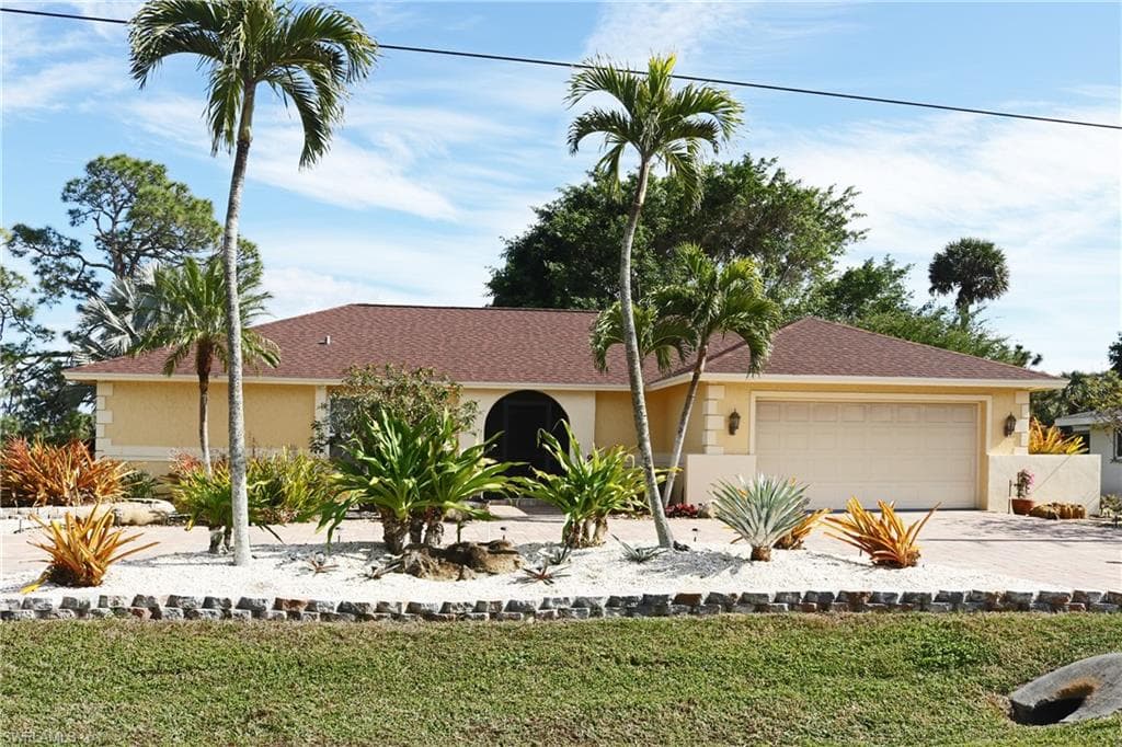 232 Cypress Way W, Naples, FL 34110-1