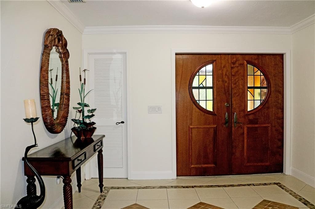 232 Cypress Way W, Naples, FL 34110-5