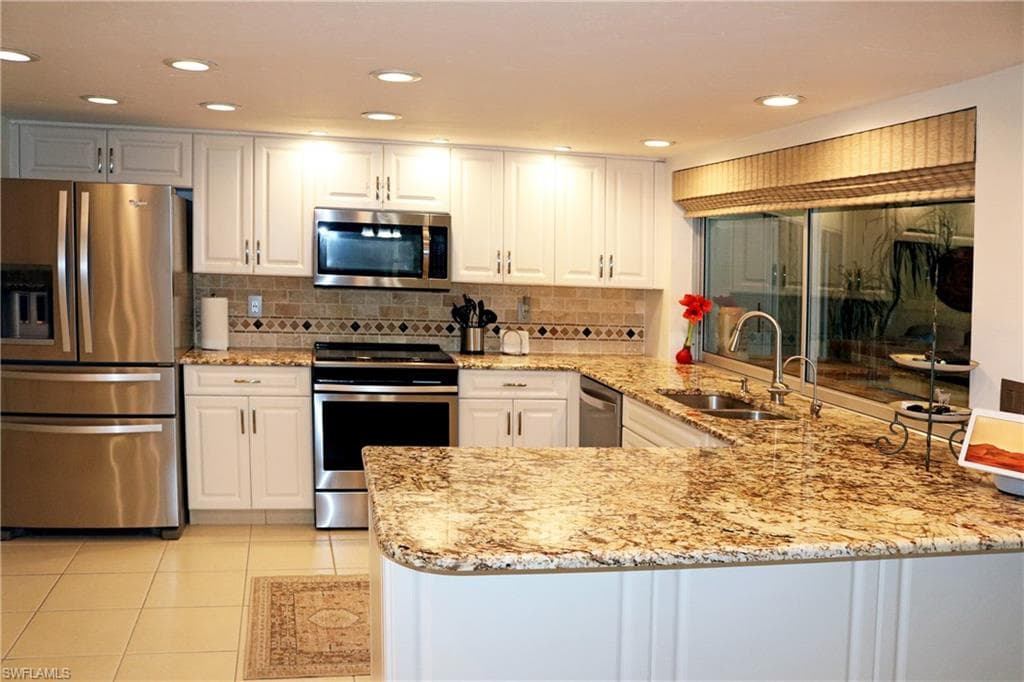 232 Cypress Way W, Naples, FL 34110-8