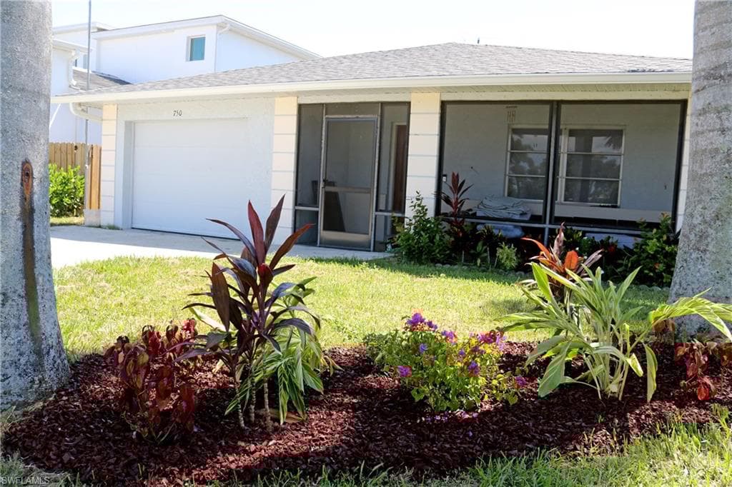 750 103rd Ave N, Naples, FL 34108-1