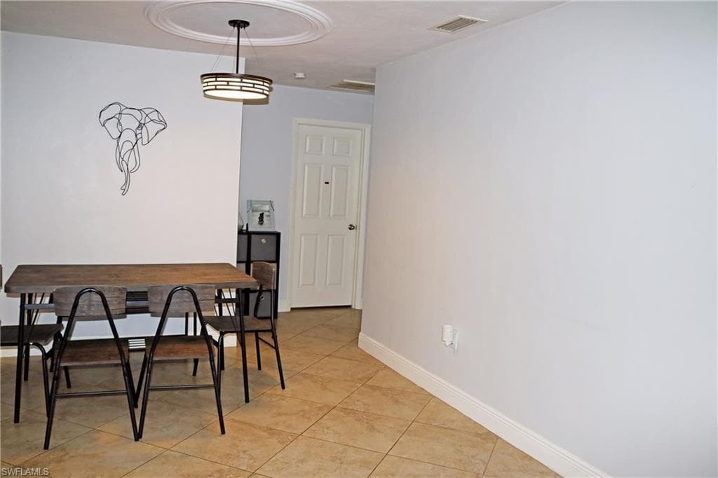 750 103rd Ave N, Naples, FL 34108-5