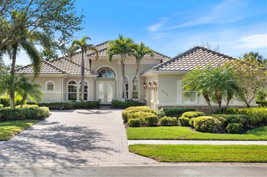 12134 Wicklow Ln, Naples, FL 34120-1
