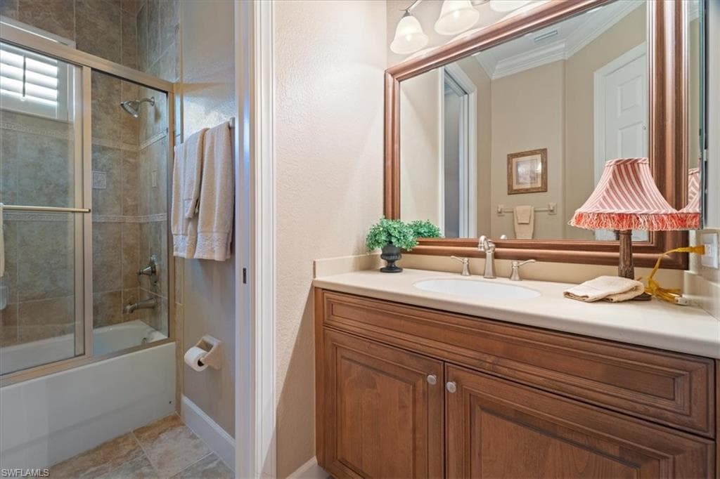 12134 Wicklow Ln, Naples, FL 34120-31