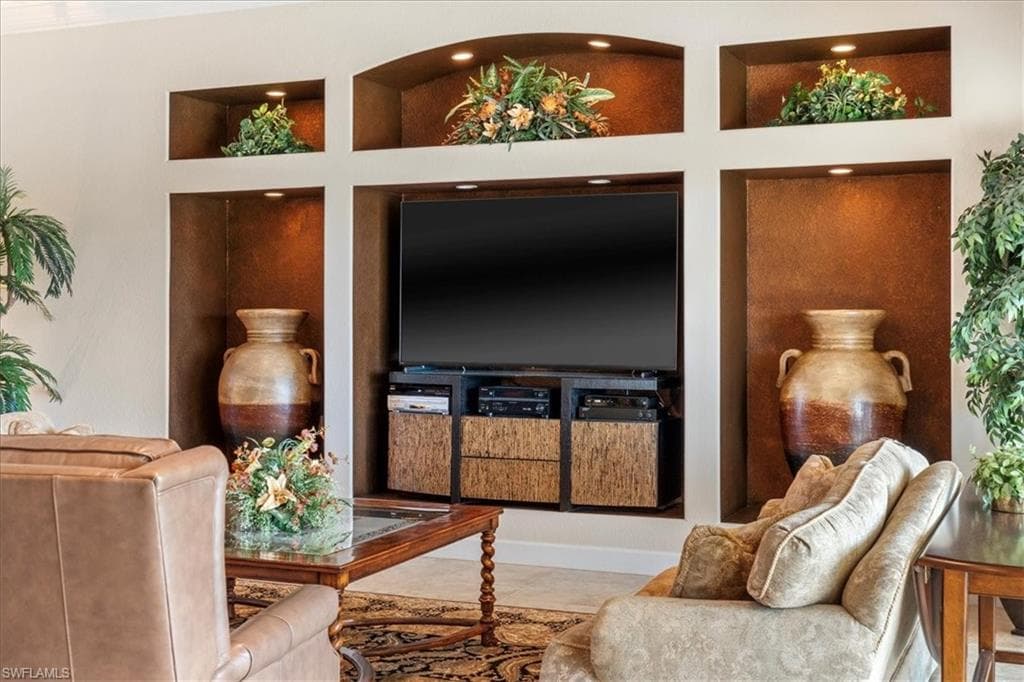 12134 Wicklow Ln, Naples, FL 34120-8