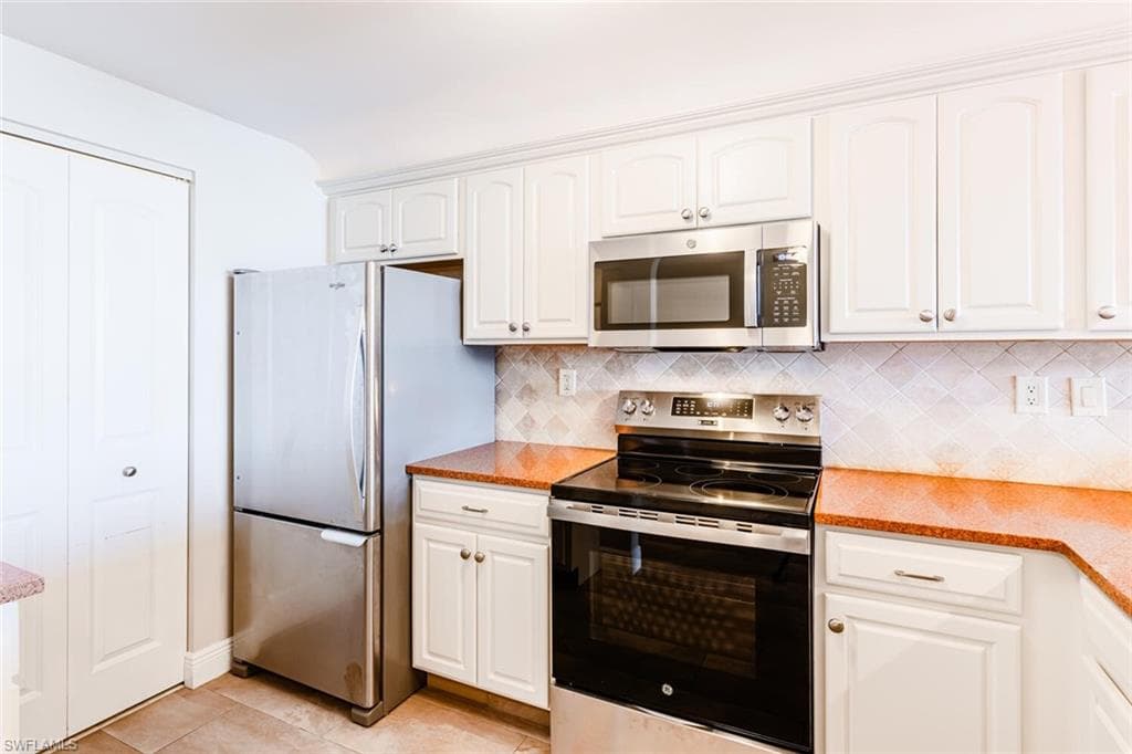 651 Seaview Ct B206, Marco Island, FL 34145-5