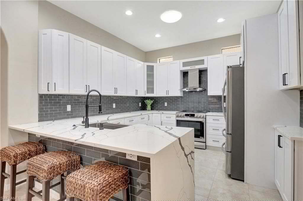 4308 Longshore Way S, Naples, FL 34119-9