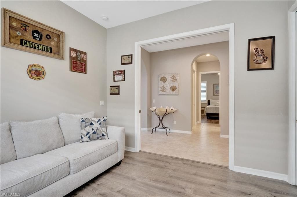 4308 Longshore Way S, Naples, FL 34119-14