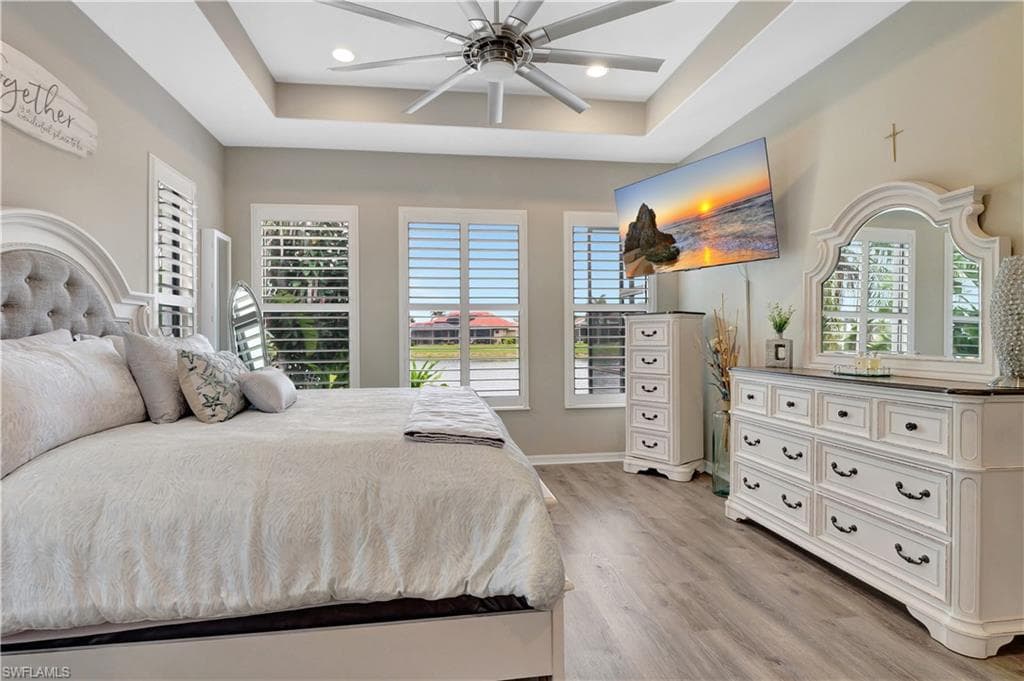 4308 Longshore Way S, Naples, FL 34119-16