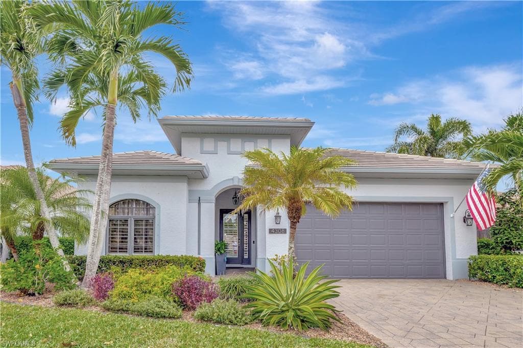 4308 Longshore Way S, Naples, FL 34119-1