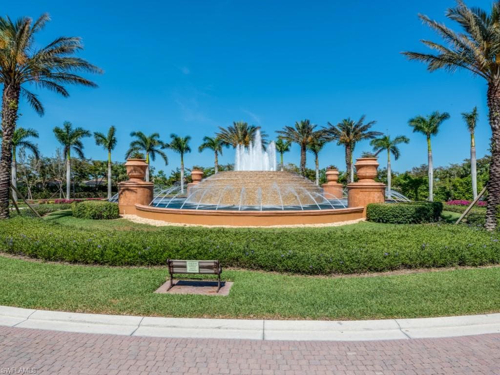 9270 Campanile Cir 202, Naples, FL 34114-3