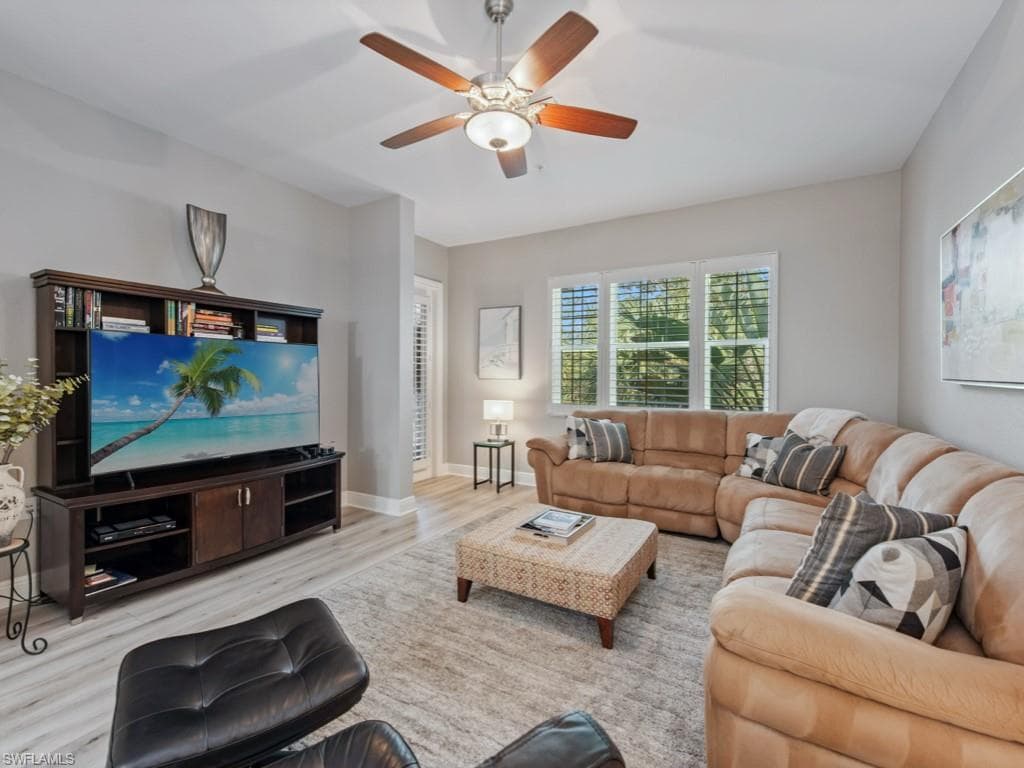 9270 Campanile Cir 202, Naples, FL 34114-8