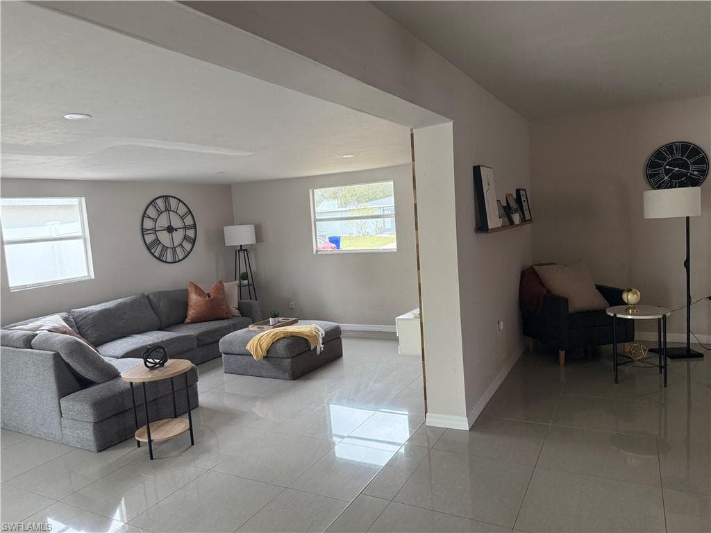 1635 Lowell Ct, Fort Myers, FL 33907-12