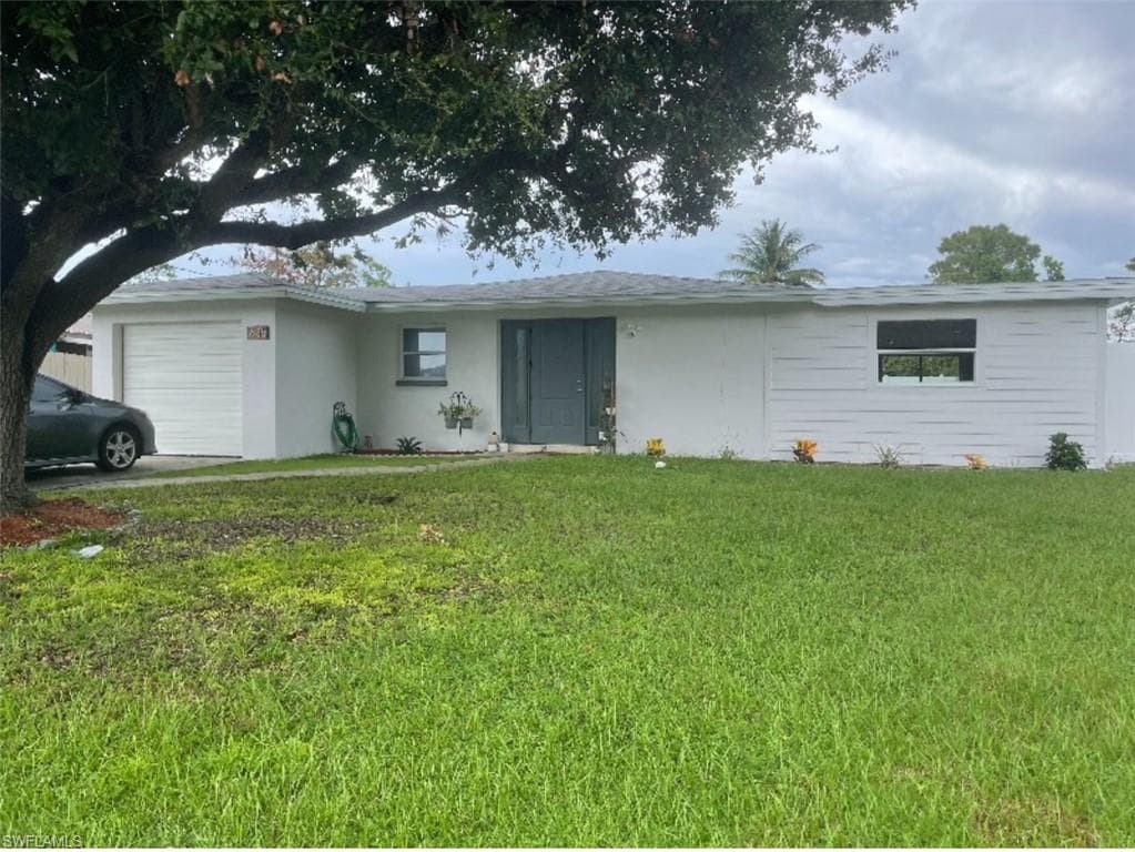 1635 Lowell Ct, Fort Myers, FL 33907-1