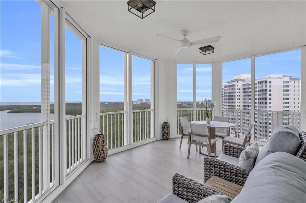 285 Grande Way 1406, Naples, FL 34110-10