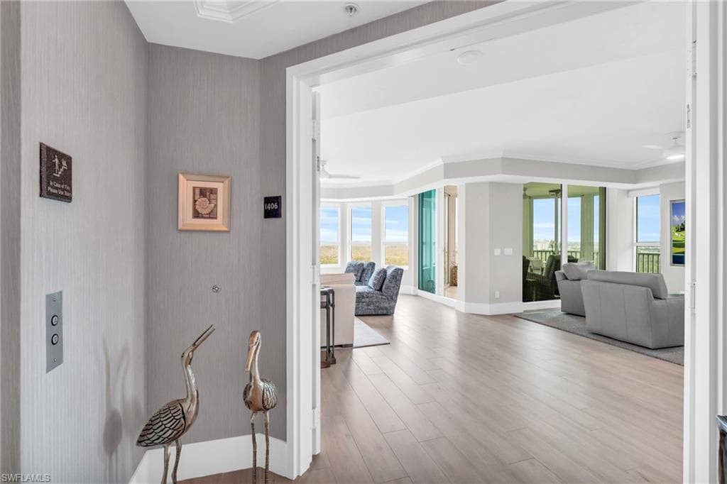 285 Grande Way 1406, Naples, FL 34110-11
