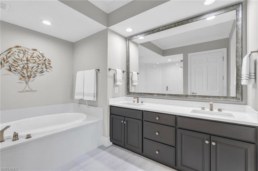 285 Grande Way 1406, Naples, FL 34110-19