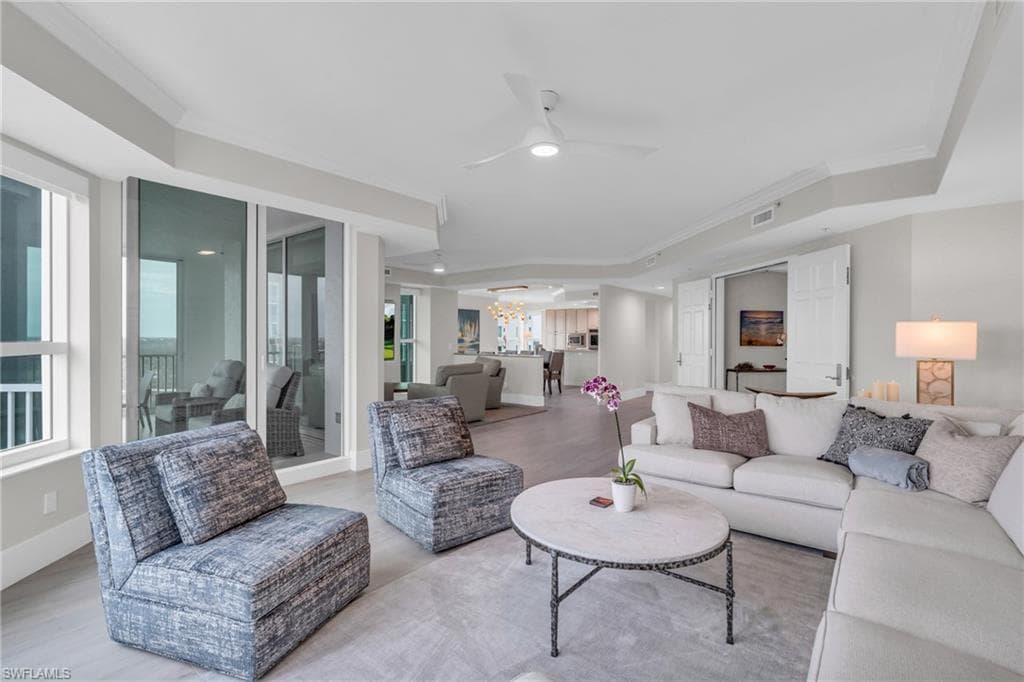 285 Grande Way 1406, Naples, FL 34110-8