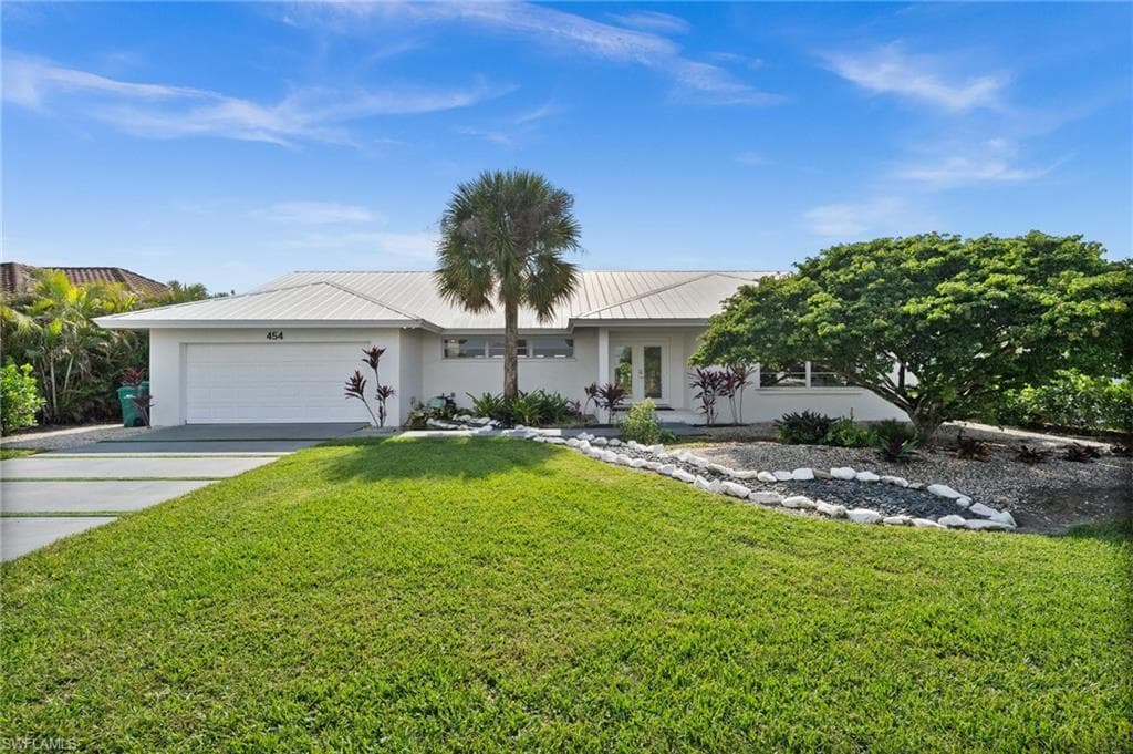 454 Flamingo Ave, Naples, FL 34108-1