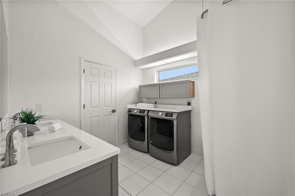454 Flamingo Ave, Naples, FL 34108-28
