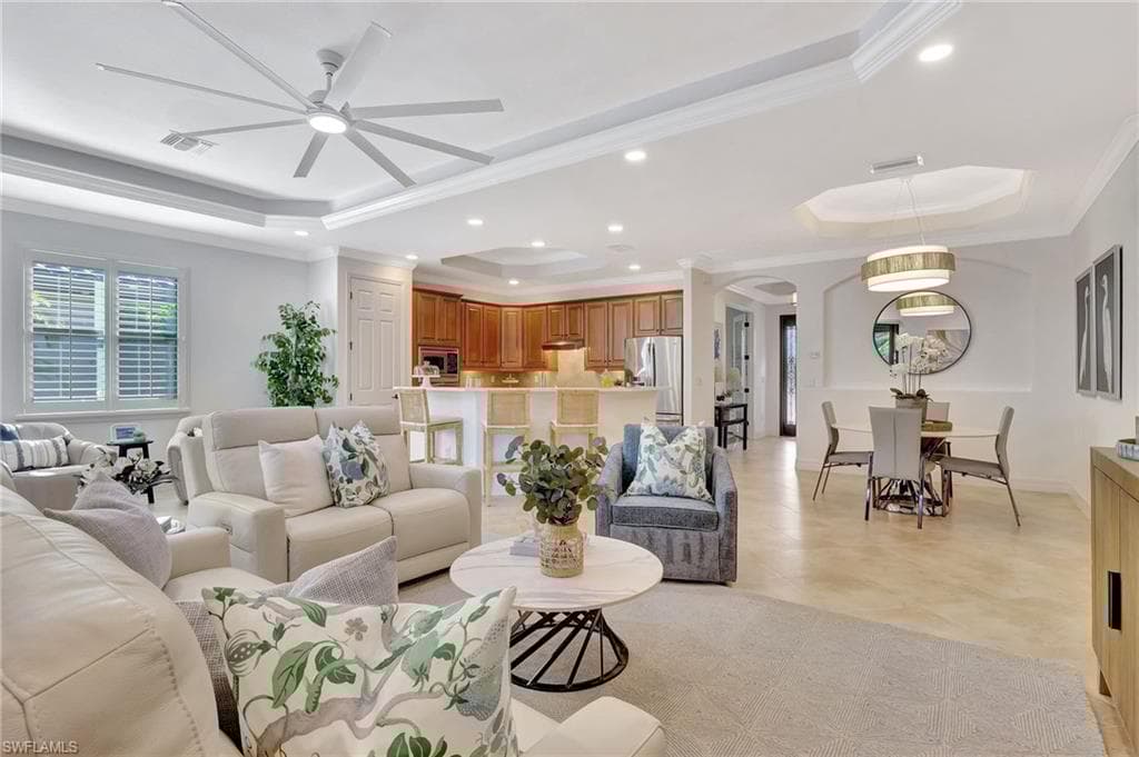 3050 Aviamar Cir, Naples, FL 34114-11