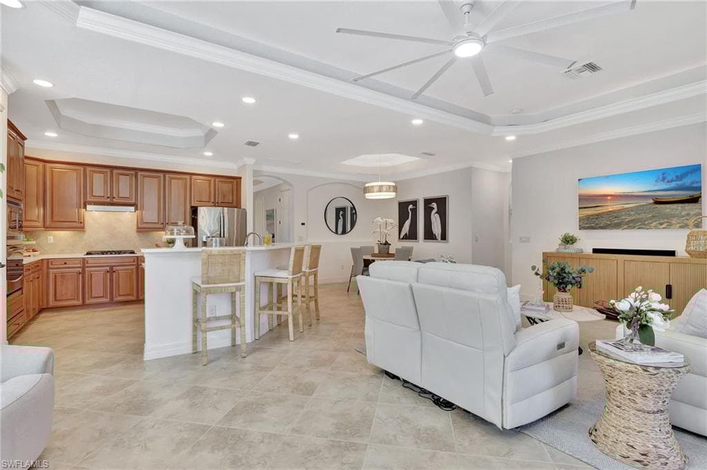 3050 Aviamar Cir, Naples, FL 34114-12