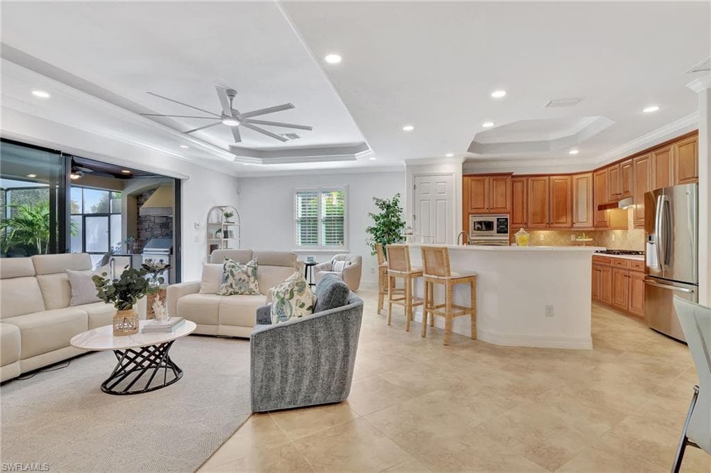 3050 Aviamar Cir, Naples, FL 34114-13