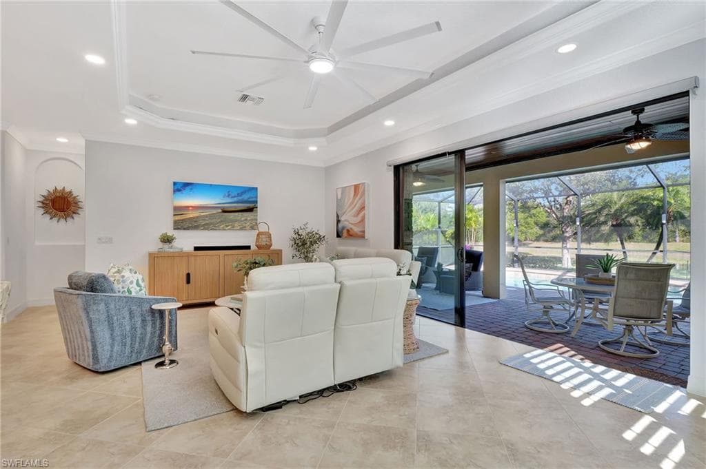 3050 Aviamar Cir, Naples, FL 34114-14